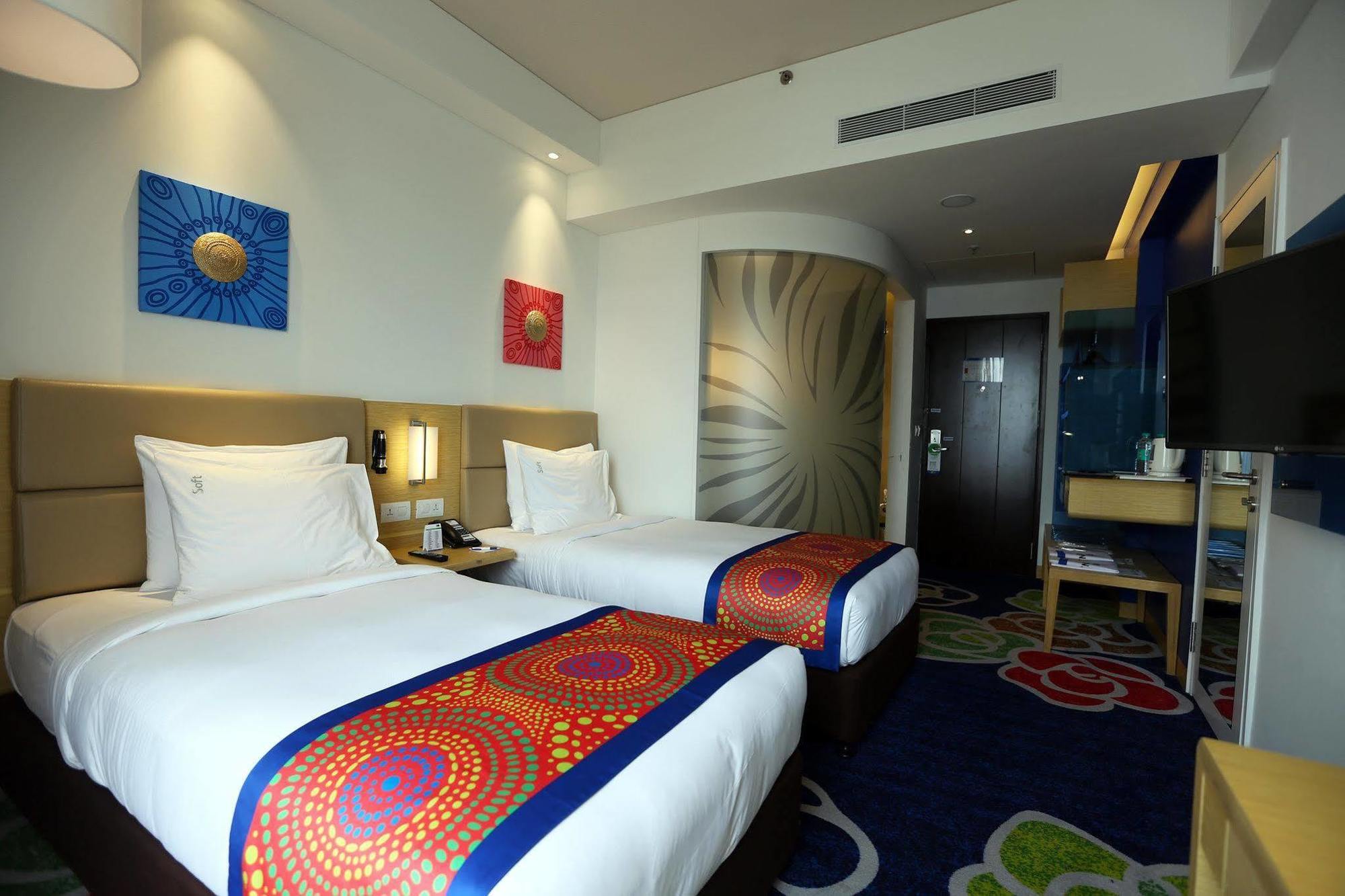 Holiday Inn Express Chennai Old Mahabalipuram Road Eksteriør billede